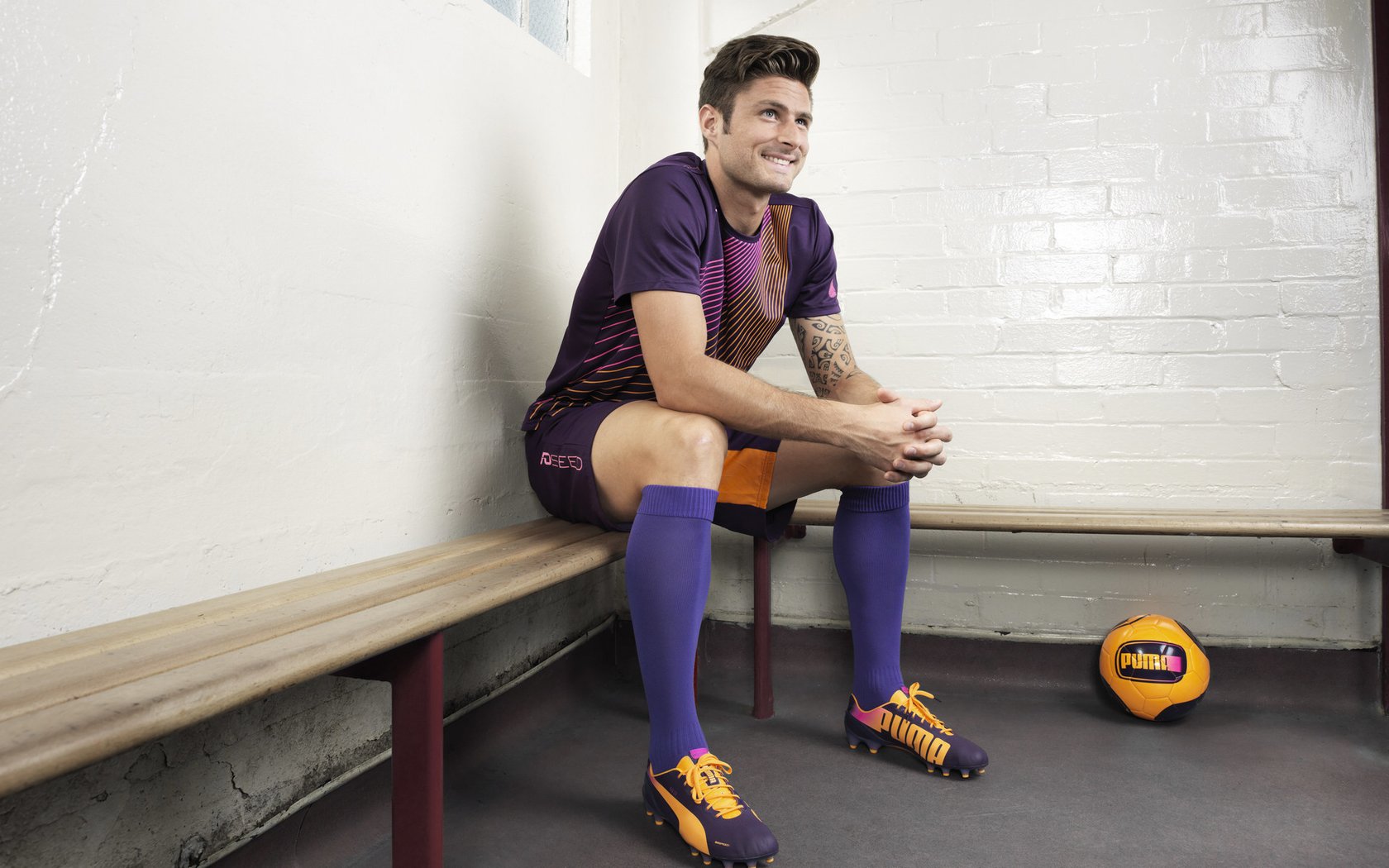 全球体育产业规模持续扩大，全球体育产业总产值